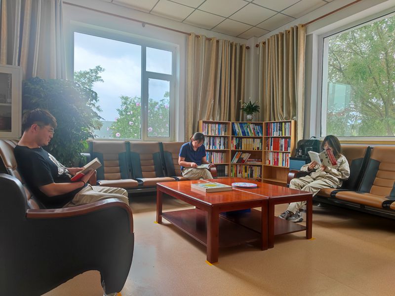 1662692036734007900.jpg 念书角_副本.jpg