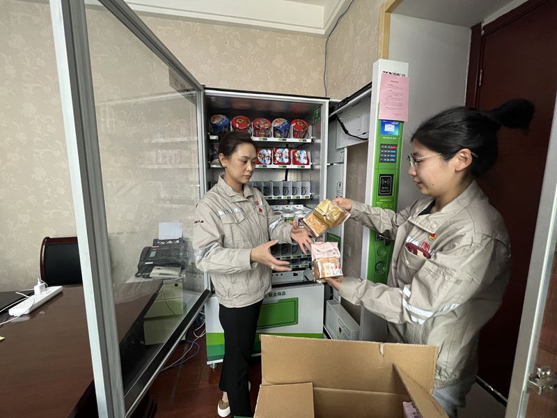 1663725486391049641.jpg 为便当柜增补食物_副本.jpg