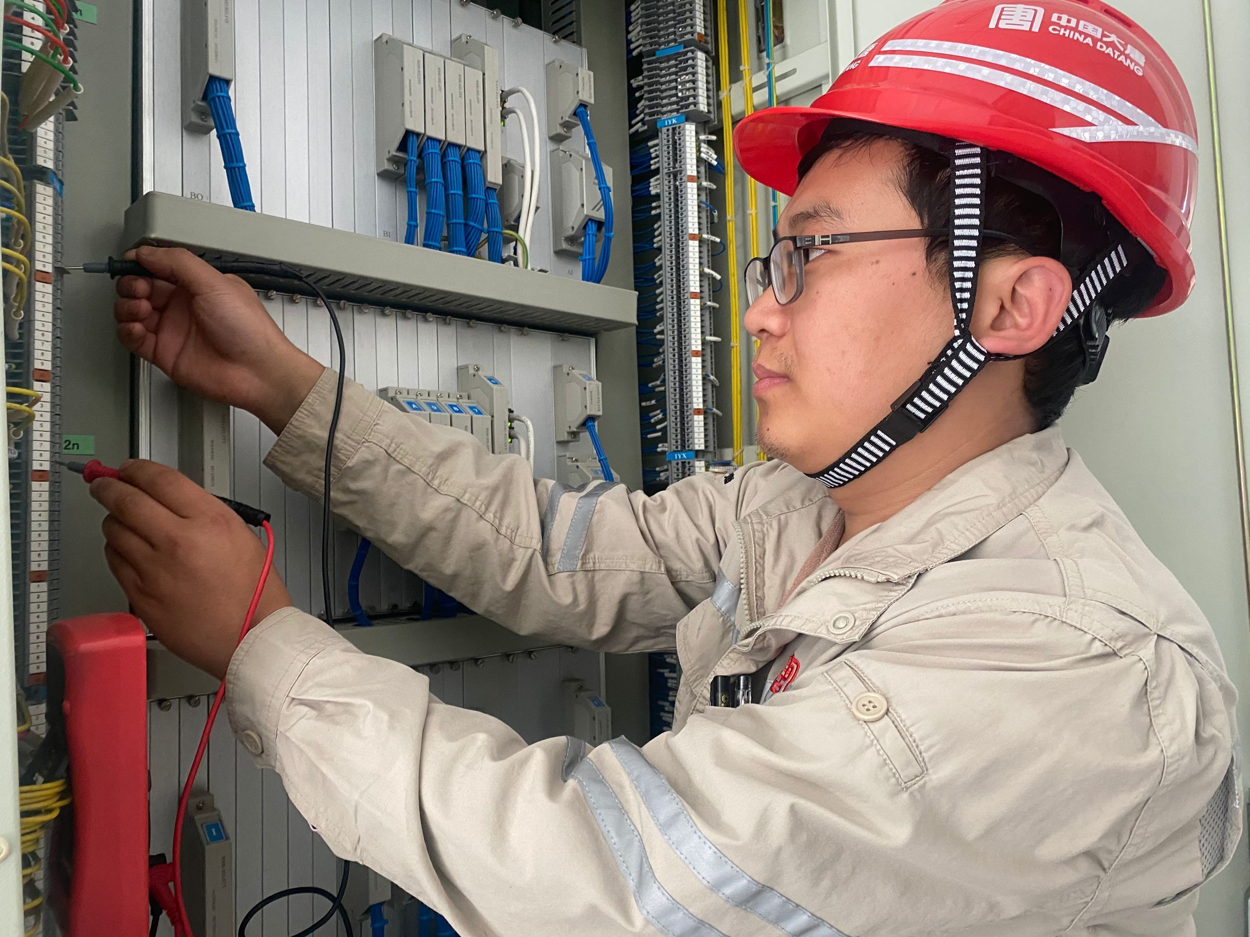 1666945716796052626.jpg ɽÎ÷ÐÂÄÜÔ´¹«Ë¾ ²Üèå ÊÂÇéÕÕ.jpg