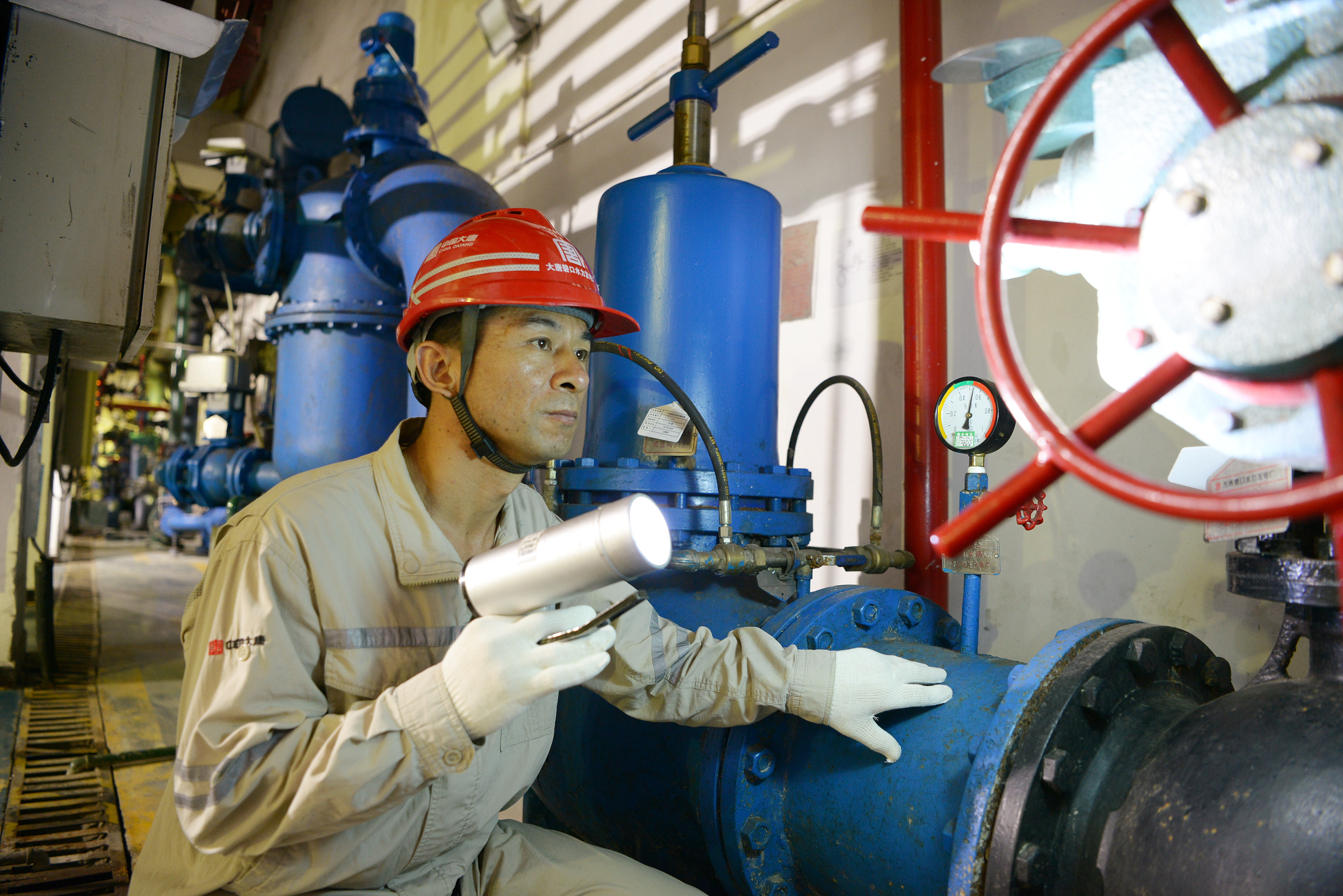 1688623170746098415.jpg ʯ¼¦Ë®µçÕ¾Õ¾³¤Áº²¨ÊÂÇéÕÕ.jpg